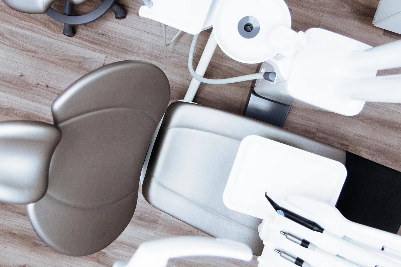 Na co zwrócić uwagę wybierając dentystę?